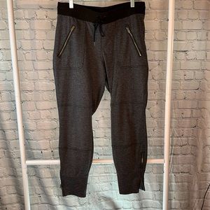 Athleta Flux Street Jogger Sweatpants Womens MP Heather Charcoal Gray 870874-01